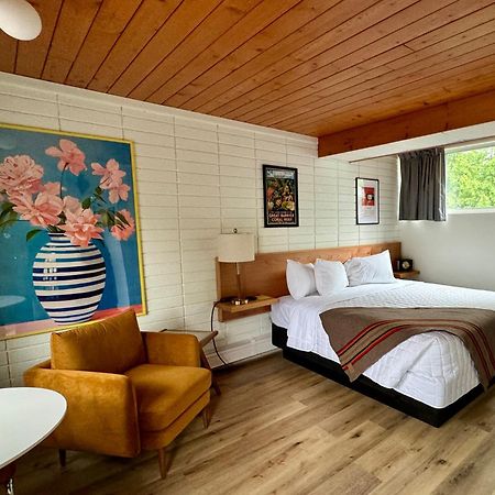 The Sierra Motel Traverse City Bagian luar foto
