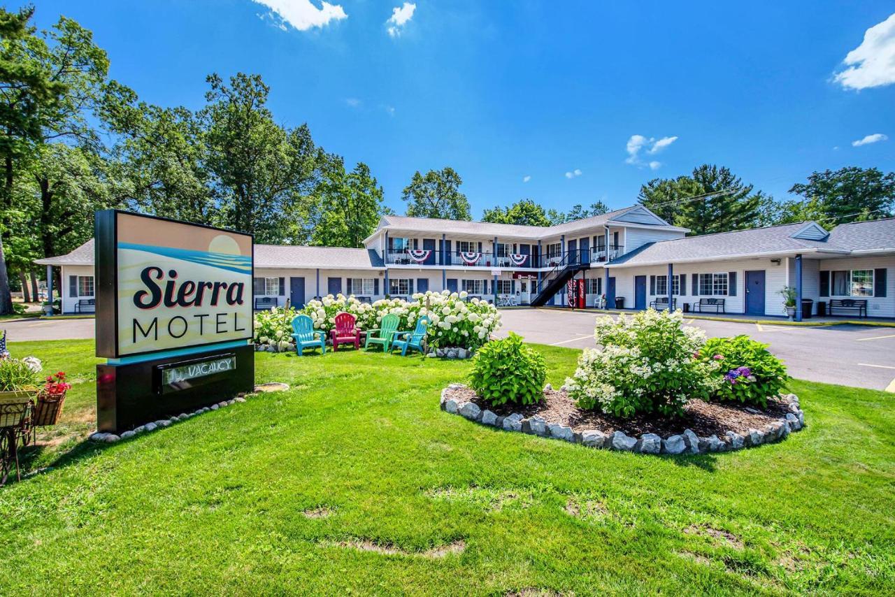 The Sierra Motel Traverse City Bagian luar foto