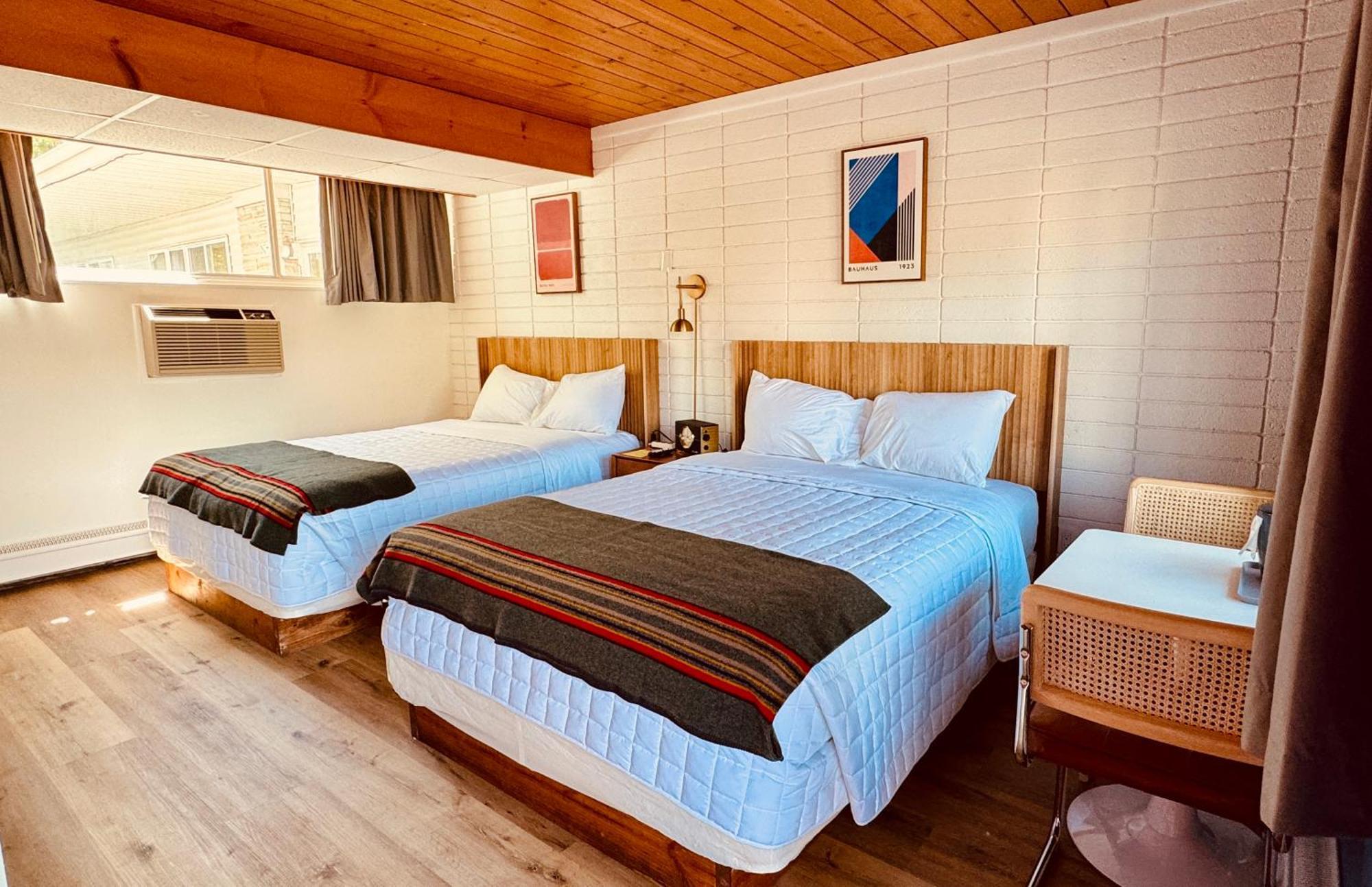 The Sierra Motel Traverse City Bagian luar foto