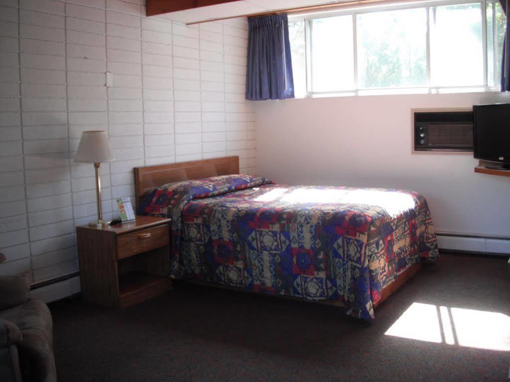 The Sierra Motel Traverse City Bagian luar foto